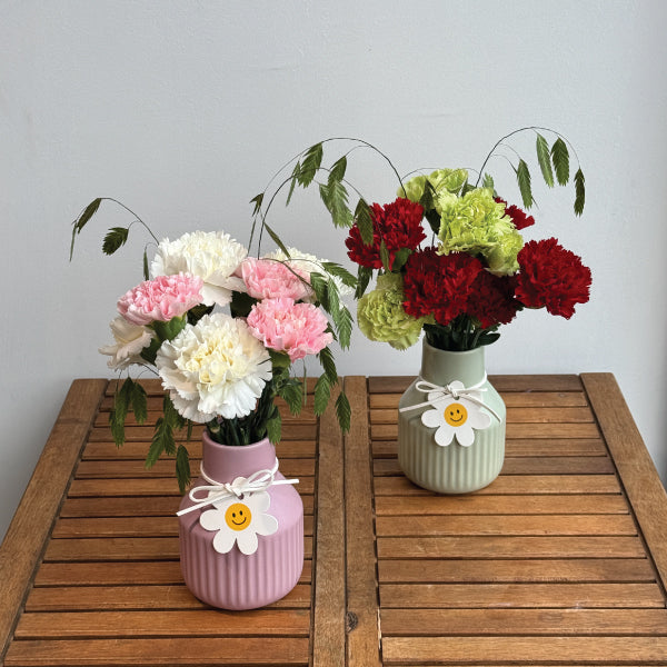 Carnation Mini in Vase