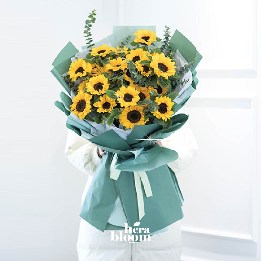 Giant Sunflower - Hera Bloom