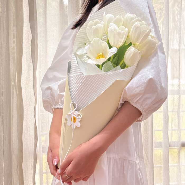 White Tulip Bouquet Flower Box