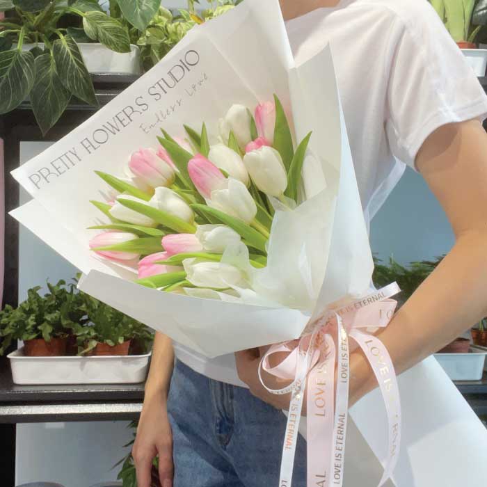 White Pink Tulip Bouquet 2